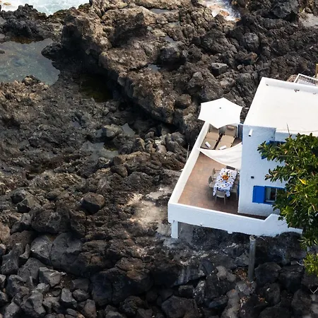 Casa de Férias Okstay - House In Front Of A Natural Pool - El Caletón