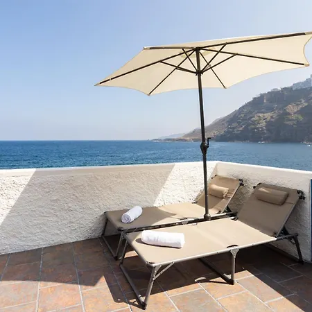 Casa de Férias Okstay - House In Front Of A Natural Pool - El Caletón