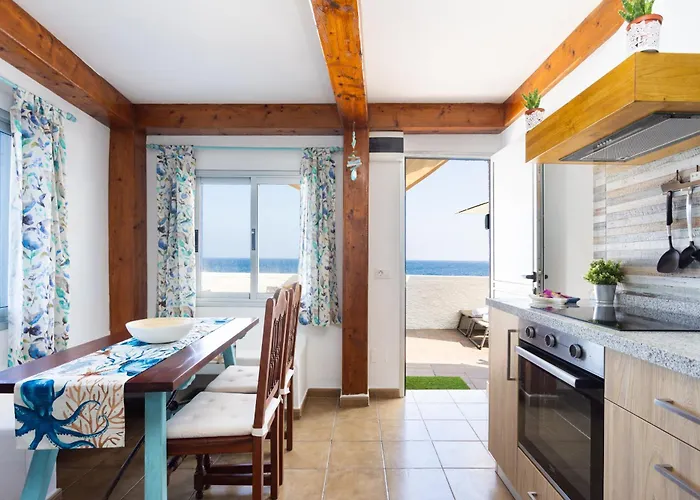Semesterbostad Okstay - House In Front Of A Natural Pool - El Caleton *